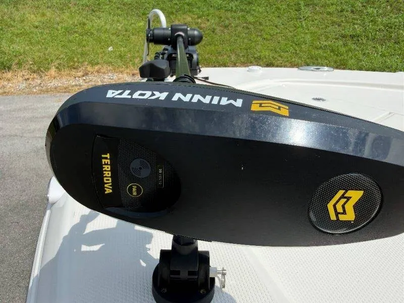 Slide: The Image of Robalo 246 Cayman 2023 - 59