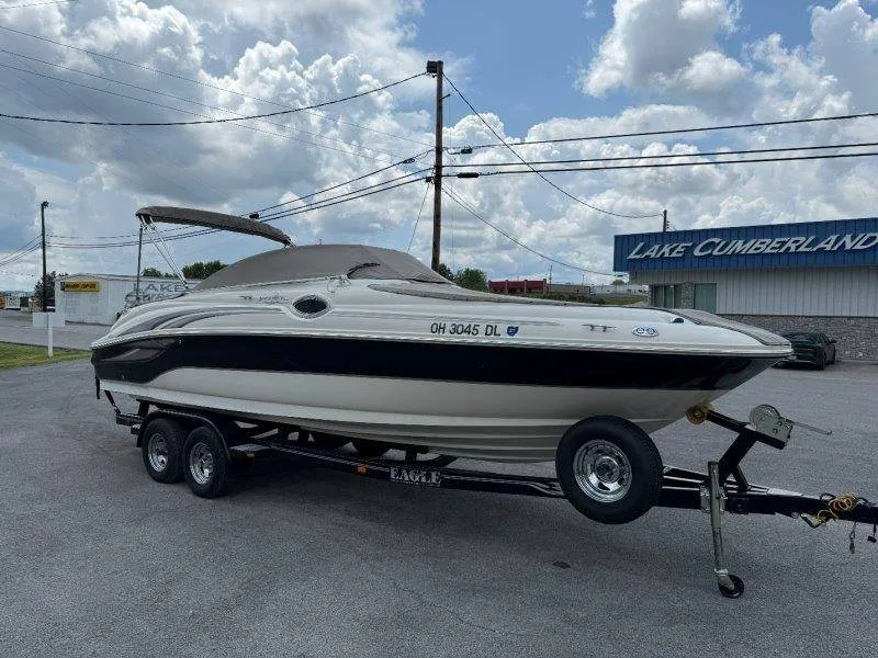 Slide: The Image of Sea Ray 240 Sundeck 2003 - 60
