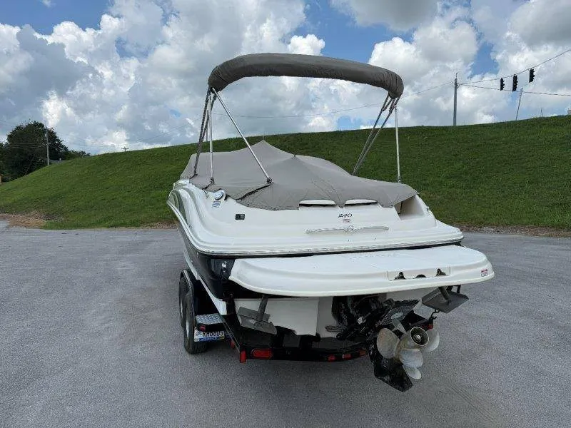 Slide: The Image of Sea Ray 240 Sundeck 2003 - 54