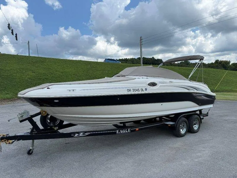 Slide: The Image of Sea Ray 240 Sundeck 2003 - 52