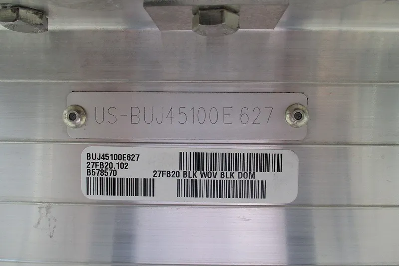 Slide: The Image of Hull identification number on a 2027 Sun Tracker Fishin' Barge 20 DLX boat. - 37