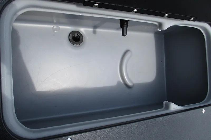Slide: The Image of Livewell compartment of 2027 Sun Tracker Fishin' Barge 20 DLX boat. - 33