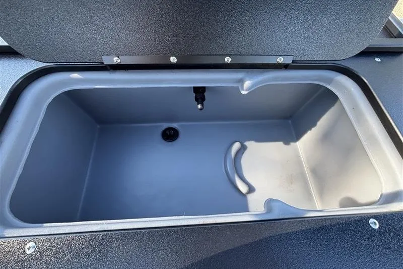 Slide: The Image of Livewell compartment in 2027 Sun Tracker Fishin' Barge 20 DLX pontoon boat. - 35