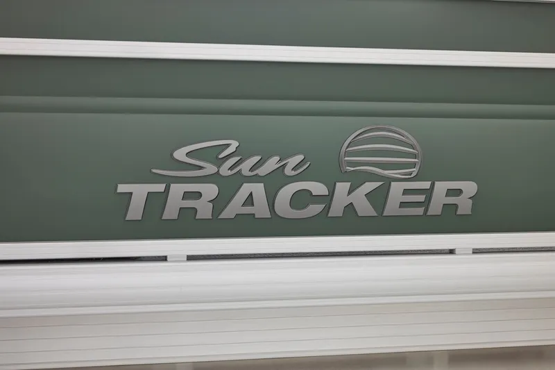Slide: The Image of Sun Tracker Fishin' Barge 20 DLX 2027 - 50