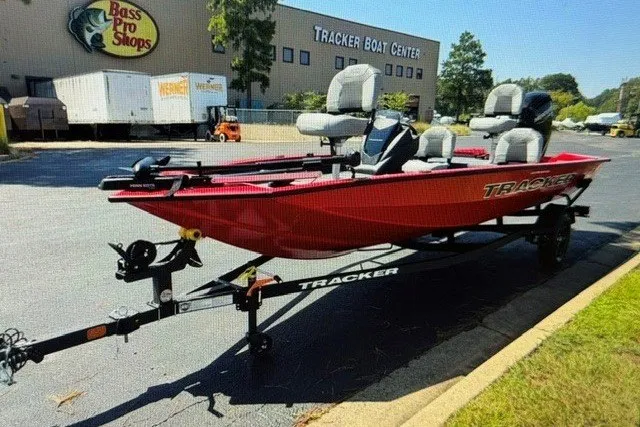 Slide: The Image of 2027 Tracker Pro Team 175 Crappie Edition boat at Tracker Boat Center. - 15