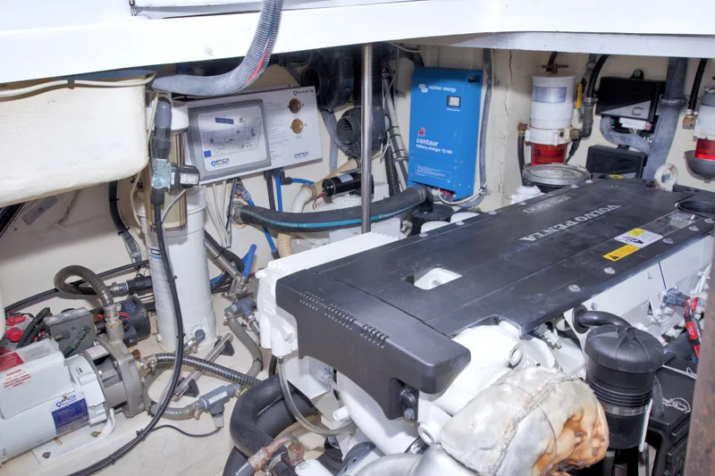 Slide: The Image of Engine room of a 2008 Formula 40 Performance Cruiser with Volvo Penta engine. - 57