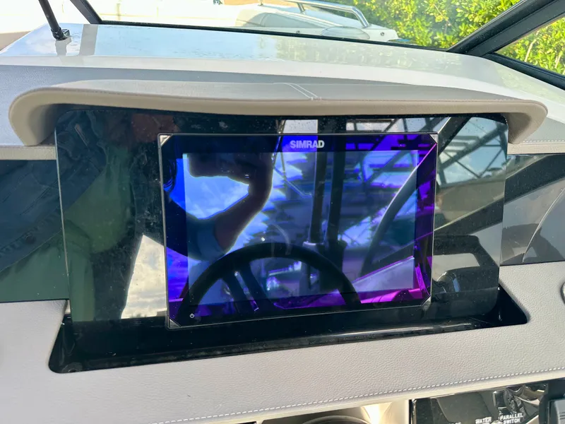 Slide: The Image of Sea Ray SDX 290 Outboard 2026 - 23