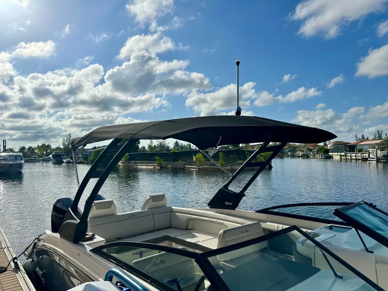 Slide: The Image of Sea Ray SDX 290 Outboard 2026 - 31