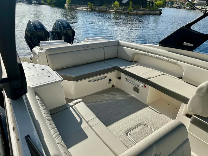 Slide: The Image of Sea Ray SDX 290 Outboard 2026 - 19