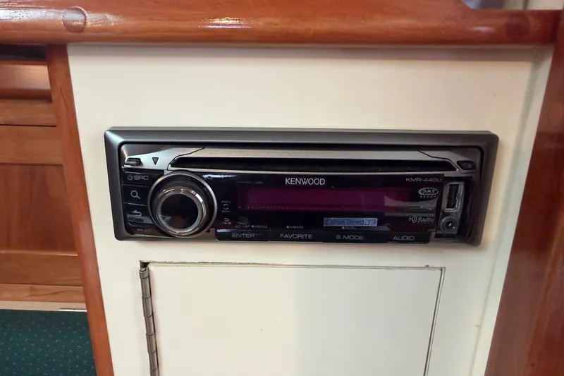 Slide: The Image of Kenwood stereo system in 2006 Albin 28 Gatsby Edition boat interior. - 47