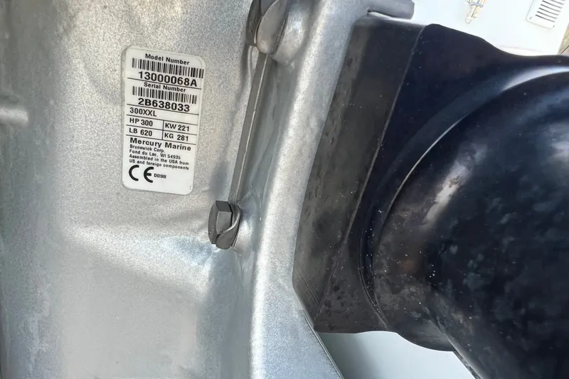 Slide: The Image of Mercury Marine engine label on 2019 Beneteau Flyer 7.7 SPACEdeck, showing model and serial numbers. - 36