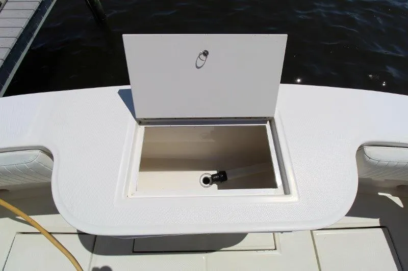 Slide: The Image of Cockpit / Fishing Equipment 5 - Transom Live Well - 33