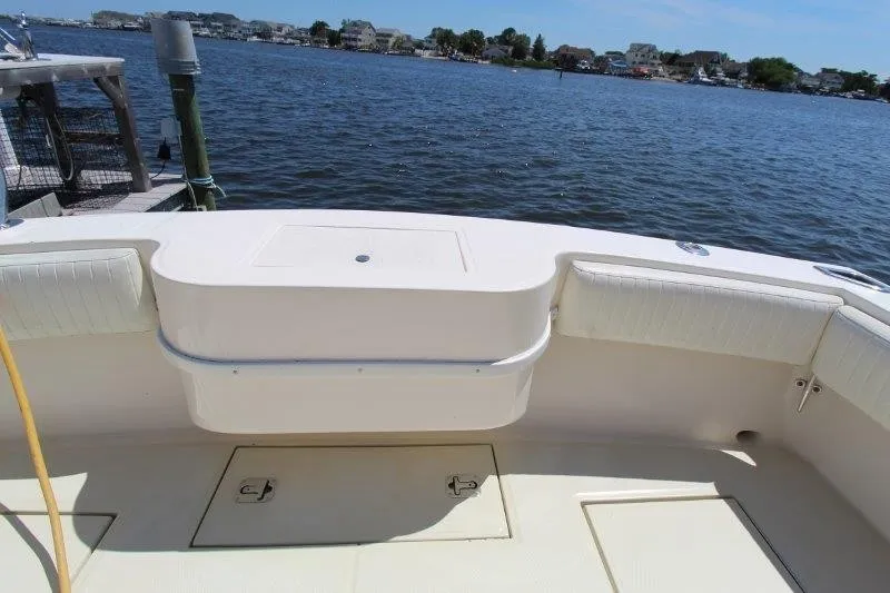 Slide: The Image of Cockpit / Fishing Equipment 4 - Transom Live Well - 32