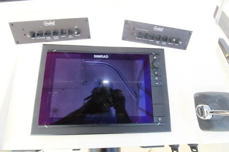 Slide: The Image of Helm / Electronics & Navigation 4 - Simrad NSS12EVO2 - 5