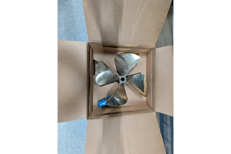 Slide: The Image of Propeller for 2011 MB F21 Tomcat in cardboard box, top view. - 12