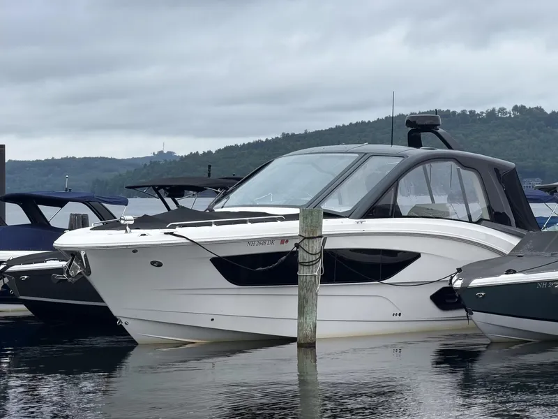 The Image of Sea Ray Sundancer 370 2024 - 1