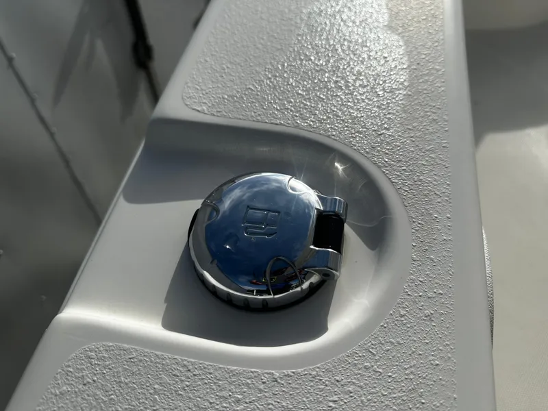Slide: The Image of Fuel cap on 2016 NauticStar 22 XS Offshore boat deck. - 36