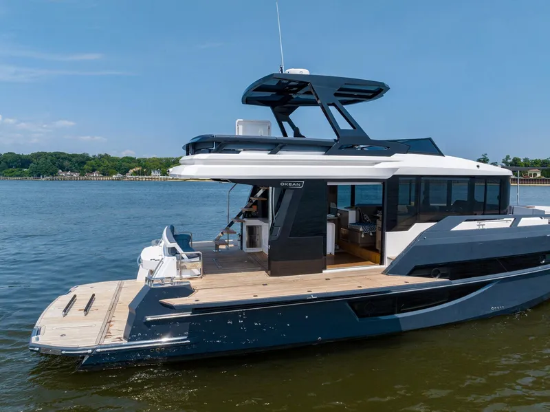 Slide: The Image of Okean 52 - 16