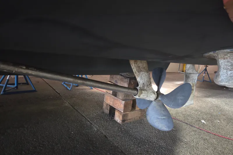 Slide: The Image of Propeller and shaft of a 1997 Sea Ray 440 Express Bridge on dry dock. - 34
