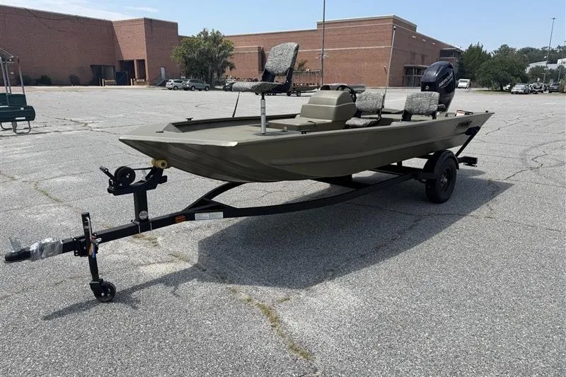 The Image of 2027 Tracker Grizzly 1754 SC boat on trailer in parking lot. - 0