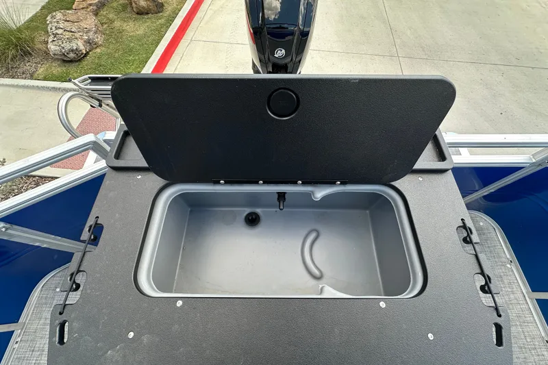 Slide: The Image of Livewell compartment on 2027 Sun Tracker SportFish 22 DLX pontoon boat. - 23