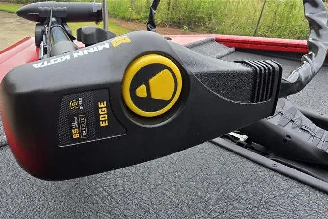 Slide: The Image of Minn Kota Edge trolling motor on 2027 Tracker Pro Team 195 boat deck. - 14