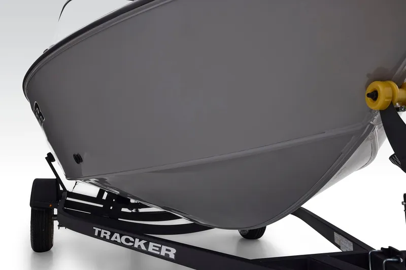 Slide: The Image of Tracker Pro Guide V-16 WT 2027 - 16