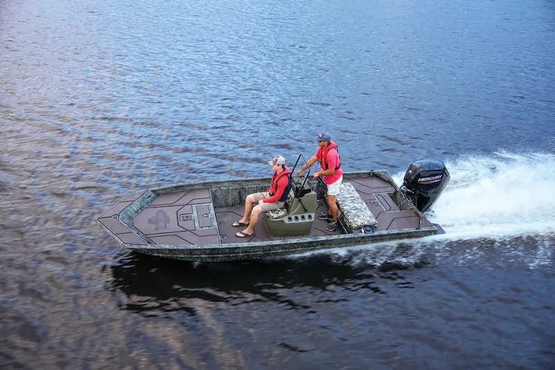 Slide: The Image of Tracker Grizzly 1860 CC 2027 - 55