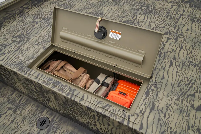 Slide: The Image of Tracker Grizzly 1860 CC 2027 - 14