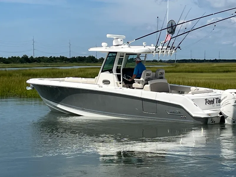 Slide: The Image of Boston Whaler 330 OUTRAGE 2019 - 22