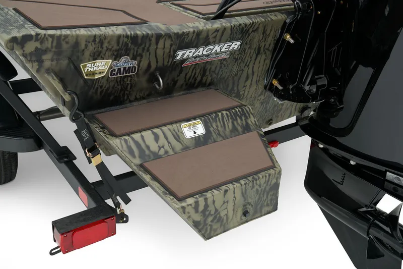Slide: The Image of Tracker Grizzly 1860 CC 2027 - 38