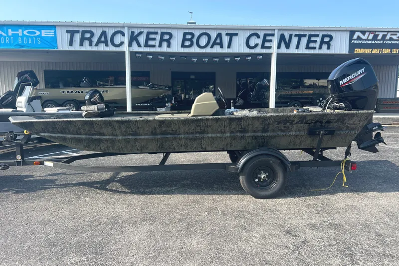 The Image of 2027 Tracker Grizzly 1754 SC boat on trailer at Tracker Boat Center. - 0