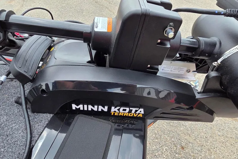 Slide: The Image of Minn Kota Terrova motor on 2027 Tracker Targa V-18 Combo boat. - 46