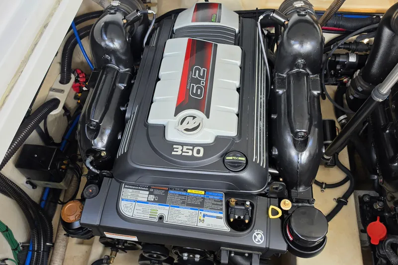 Slide: The Image of Engine of 2023 Formula 290 Bowrider, featuring a 6.2L 350 horsepower motor. - 33