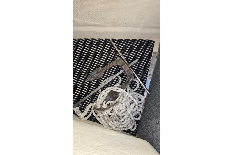 Slide: The Image of Anchor and rope on a Formula 290 Bowrider boat, 2023 model. - 53