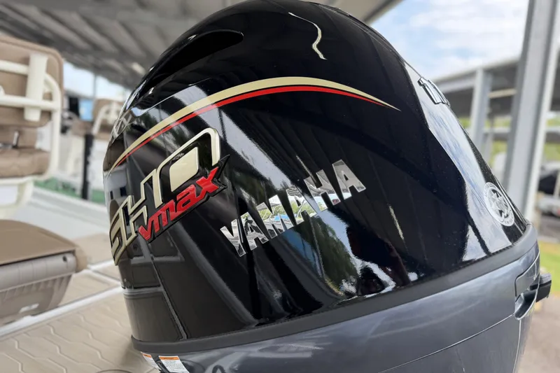 Slide: The Image of Yamaha SHO VMAX engine on 2027 Avid 21 FSX boat, close-up view. - 22