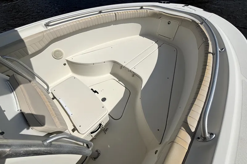 Slide: The Image of 2007 Hydra-Sports Vector 2500 CC boat interior with seating and storage compartments. - 15