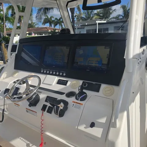 Slide: The Image of Regulator Marine 41 Offshore 2024 - 10