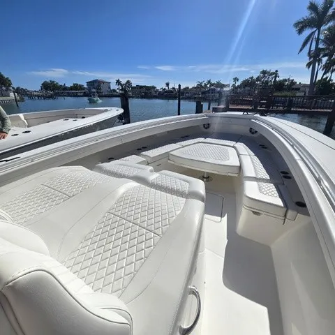 Slide: The Image of Regulator Marine 41 Offshore 2024 - 20