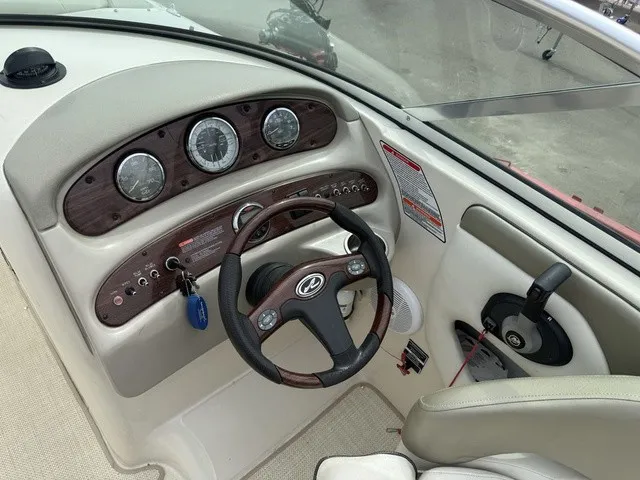 Slide: The Image of Sea Ray 270 Sundeck 2006 - 23