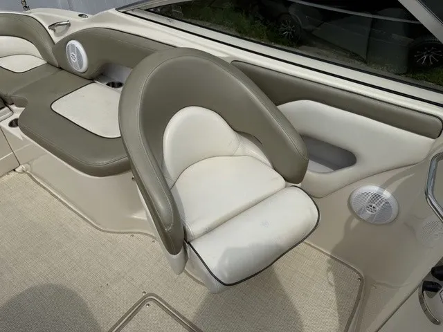Slide: The Image of Sea Ray 270 Sundeck 2006 - 17