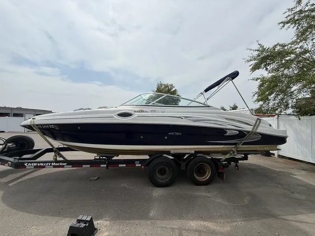 Slide: The Image of Sea Ray 270 Sundeck 2006 - 2