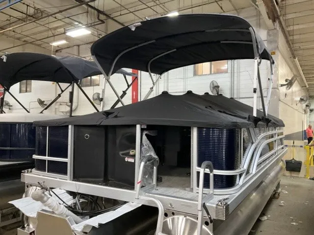 Slide: The Image of Bennington S-One Fishing 22 S1FC Tritoon 2027 - 19