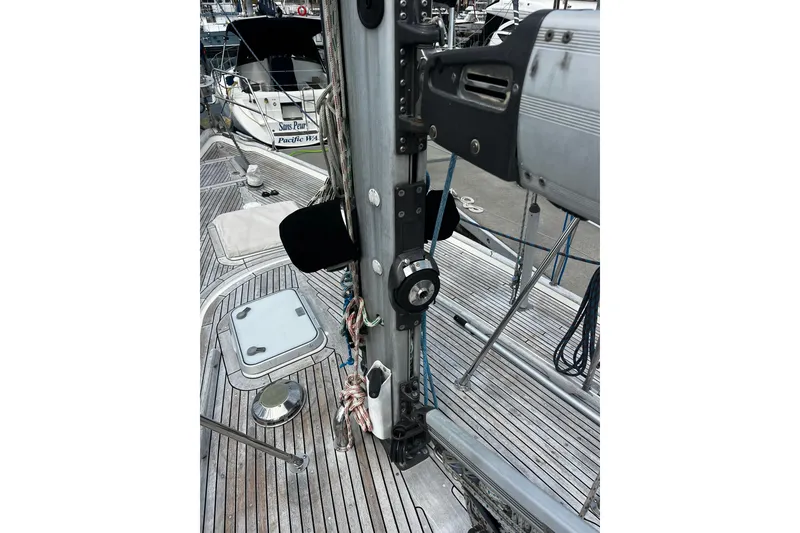 Slide: The Image of Deck view of a 1997 Hallberg-Rassy 42F sailboat, showcasing mast and rigging details. - 46
