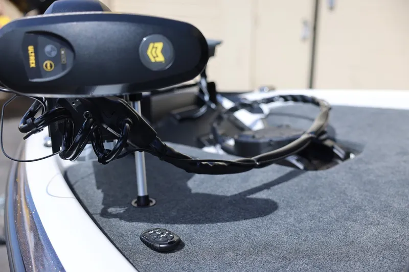 Slide: The Image of 2026 Skeeter ZXR20 SE boat deck with advanced trolling motor system. - 16