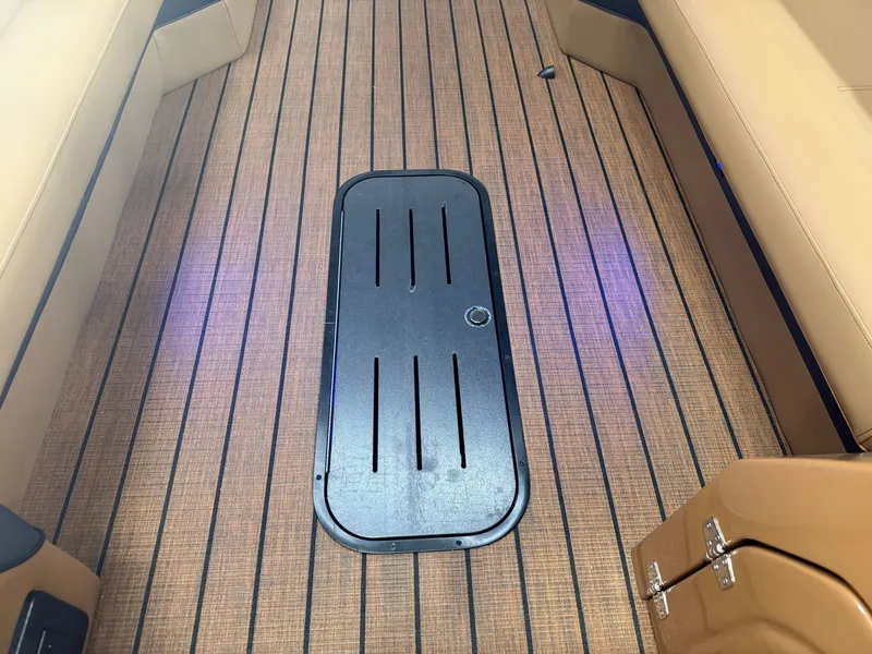Slide: The Image of Bentley Pontoons Elite 300HP 253 Swingback Tritoon 2027 - 36