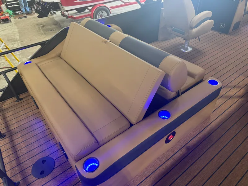 Slide: The Image of Bentley Pontoons Elite 300HP 253 Swingback Tritoon 2027 - 16