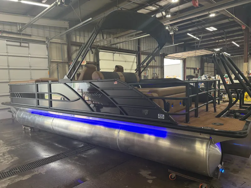 Slide: The Image of Bentley Pontoons Elite 300HP 253 Swingback Tritoon 2027 - 48