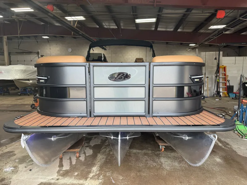 Slide: The Image of Bentley Pontoons Elite 300HP 253 Swingback Tritoon 2027 - 41