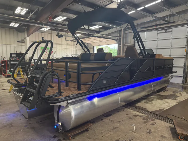 Slide: The Image of Bentley Pontoons Elite 300HP 253 Swingback Tritoon 2027 - 58
